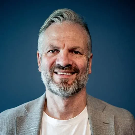 Kjetil Kristoffersen, gründer av Publicom og arrangør av Vestfold Business Conference 2025, skaper en inspirerende møteplass for næringslivet.